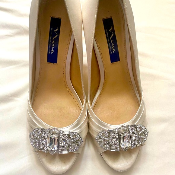 Ivory satin Nina pumps with Swarovski crystals. Size 7.5. - Picture 1 of 8